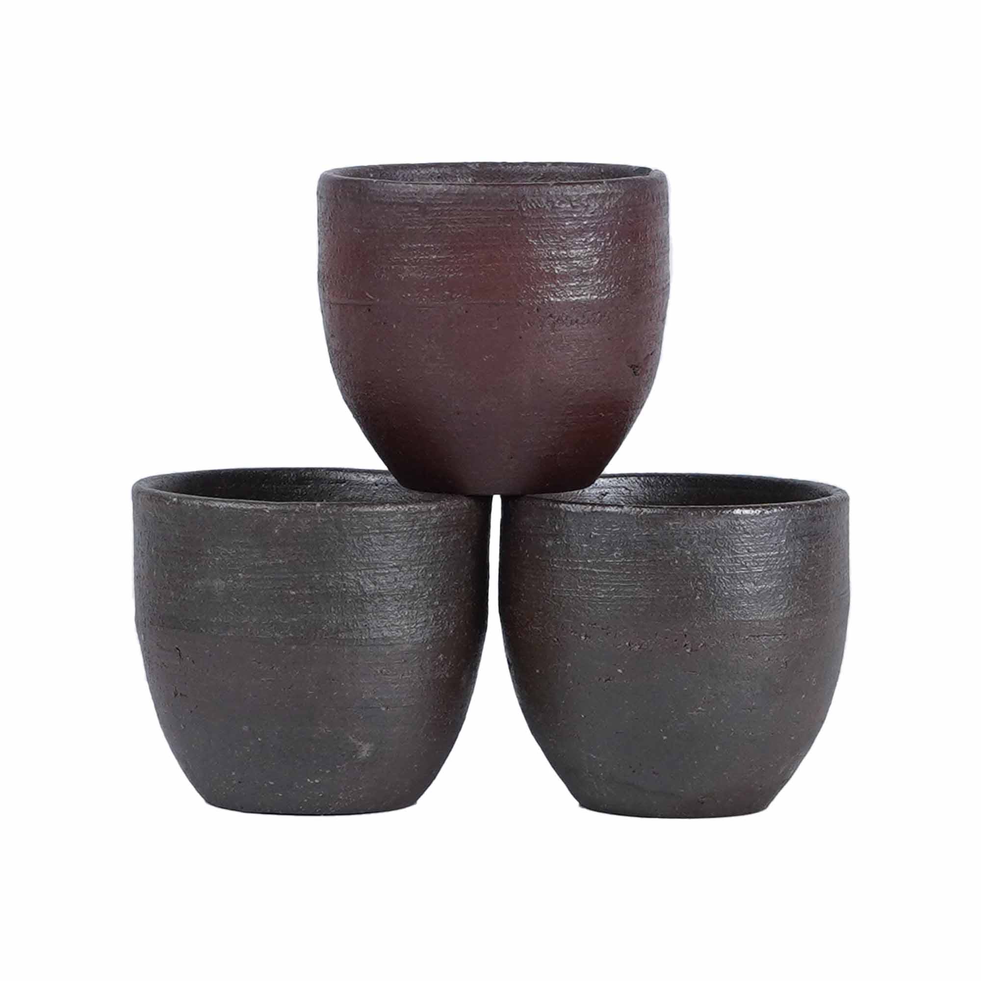 ly nhí uống rượu